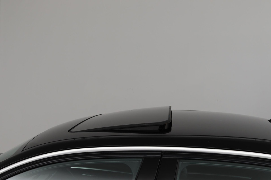 BMW 3 Serie 318i Luxury Edition (PANORAMADAK, DIGITALE COCKPIT, STOELVERWARMING, NAVIGATIE, LEER) 48691632-9.jpg | Autocentrum Brabant Breda