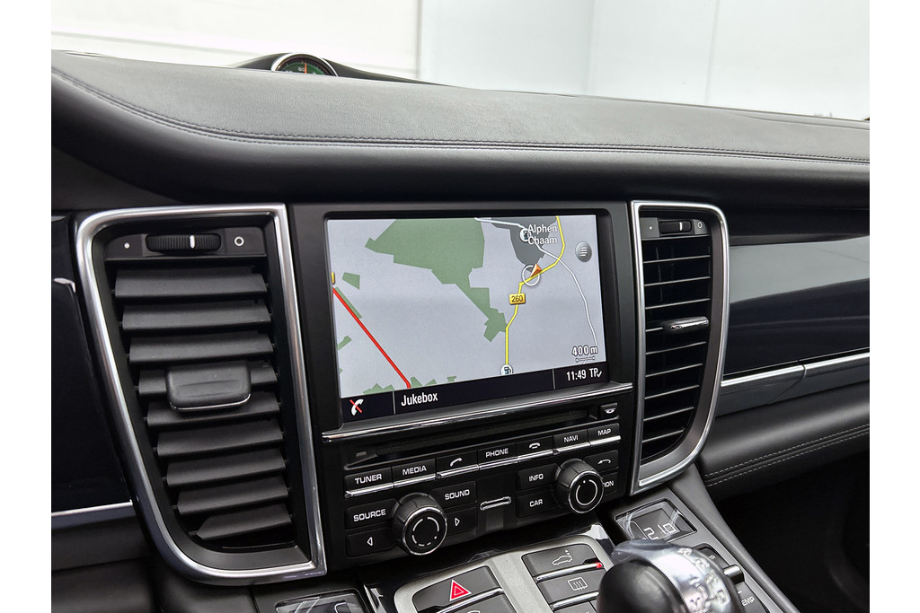 Porsche Panamera 3.0 4S (Goed OnderH, Panorama, Sportuitlaat, Navi, StoelV, Adaptieve Cruise, Etc) 48698966-11.jpg | Autocentrum Brabant Breda