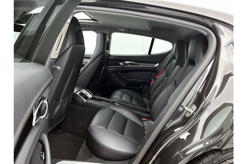 Porsche Panamera 3.0 4S (Goed OnderH, Panorama, Sportuitlaat, Navi, StoelV, Adaptieve Cruise, Etc) 48698966-16.jpg | Autocentrum Brabant Breda