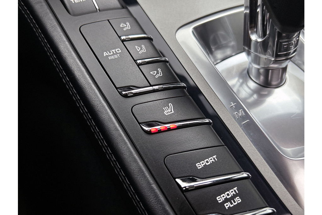 Porsche Panamera 3.0 4S (Goed OnderH, Panorama, Sportuitlaat, Navi, StoelV, Adaptieve Cruise, Etc) 48698966-17.jpg | Autocentrum Brabant Breda