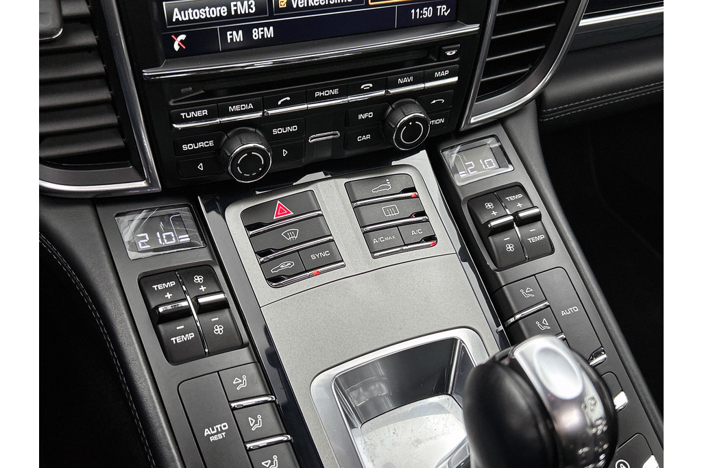Porsche Panamera 3.0 4S (Goed OnderH, Panorama, Sportuitlaat, Navi, StoelV, Adaptieve Cruise, Etc) 48698966-25.jpg | Autocentrum Brabant Breda