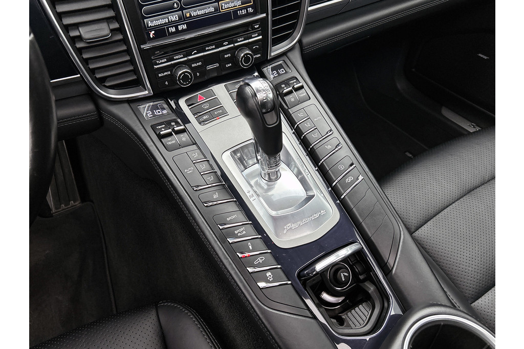 Porsche Panamera 3.0 4S (Goed OnderH, Panorama, Sportuitlaat, Navi, StoelV, Adaptieve Cruise, Etc) 48698966-7.jpg | Autocentrum Brabant Breda