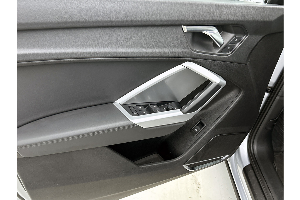 Audi Q3 35 TFSI Pro Line business(Goed OnderH, Navi, B&O, StoelV, Parkeersensoren, Leder, Cruise Con, Etc) 48699050-29.jpg | Autocentrum Brabant Breda