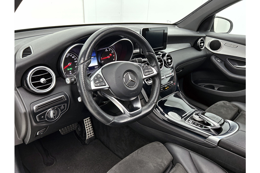 Mercedes-Benz GLC Coupé 250 AMG 4Matic Ambition(NL-auto, Navi, Panorama, Carplay, Camera, PDC V+A, Cruise Con, Etc) 48699217-16.jpg | Autocentrum Brabant Breda