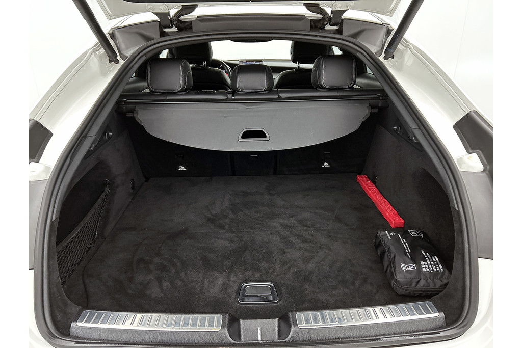 Mercedes-Benz GLC Coupé 250 AMG 4Matic Ambition(NL-auto, Navi, Panorama, Carplay, Camera, PDC V+A, Cruise Con, Etc) 48699217-29.jpg | Autocentrum Brabant Breda