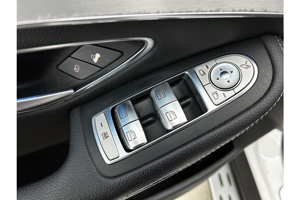 Mercedes-Benz GLC Coupé 250 AMG 4Matic Ambition(NL-auto, Navi, Panorama, Carplay, Camera, PDC V+A, Cruise Con, Etc) 48699217-40.jpg | Autocentrum Brabant Breda