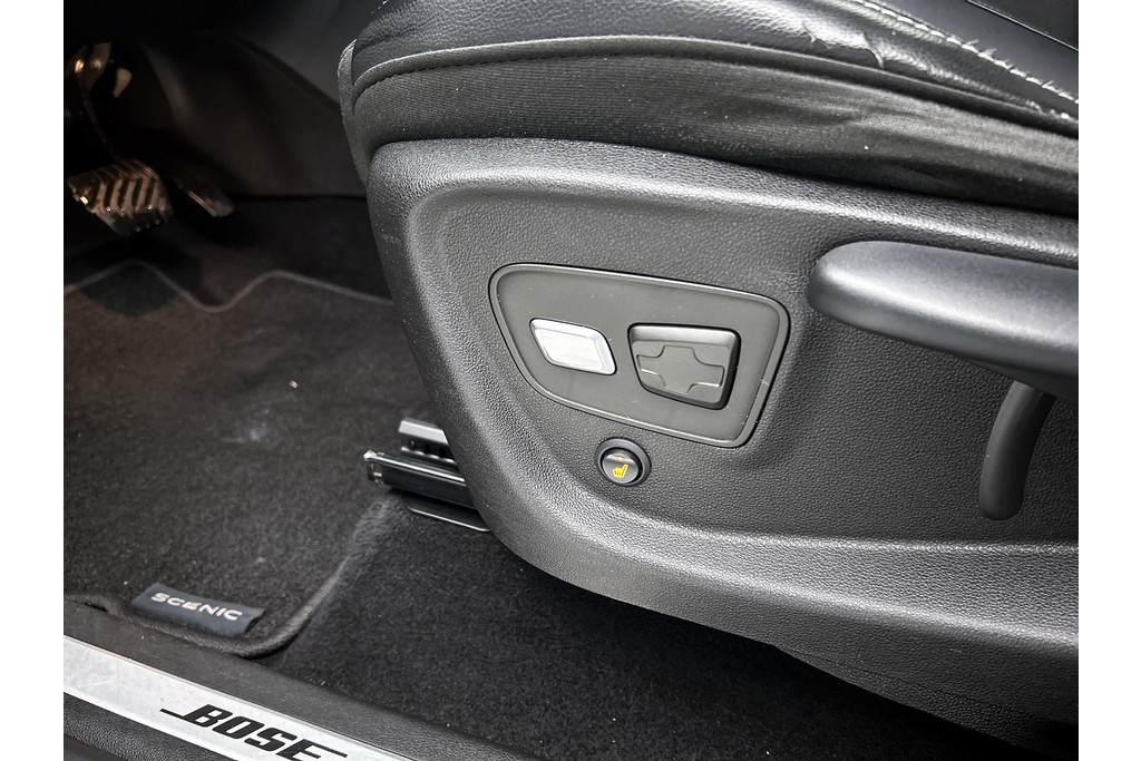 Renault Grand Scénic 1.3 TCe Bose 7p. (NL-auto, Navi, Trekhaak, Parkeersensoren, StoelV, Cruise Con, Etc) 48699303-22.jpg | Autocentrum Brabant Breda