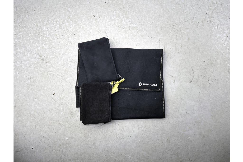 Renault Grand Scénic 1.3 TCe Bose 7p. (NL-auto, Navi, Trekhaak, Parkeersensoren, StoelV, Cruise Con, Etc) 48699303-30.jpg | Autocentrum Brabant Breda