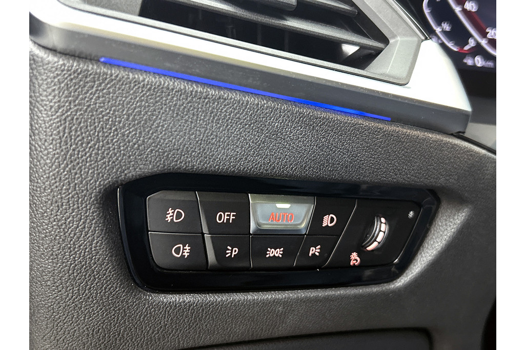 BMW 3 Serie 320i Executive Edition(NL-auto, Dealer onderH, Navi Prof, StoelV, Sportstoelen, Parkeerhulp, Etc) 48712594-20.jpg | Autocentrum Brabant Breda