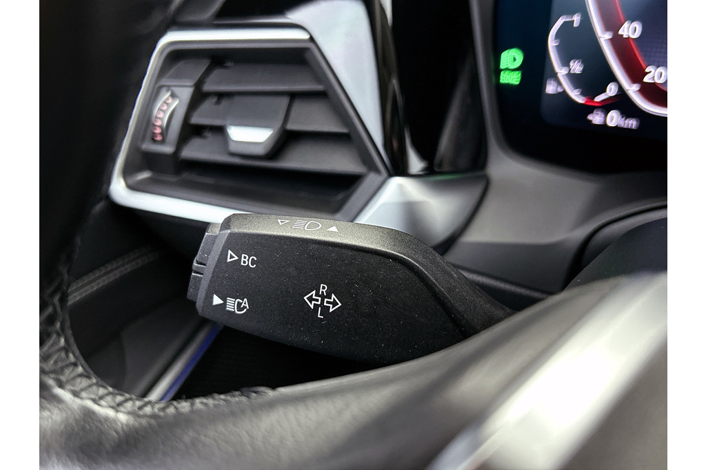 BMW 3 Serie 320i Executive Edition(NL-auto, Dealer onderH, Navi Prof, StoelV, Sportstoelen, Parkeerhulp, Etc) 48712594-23.jpg | Autocentrum Brabant Breda