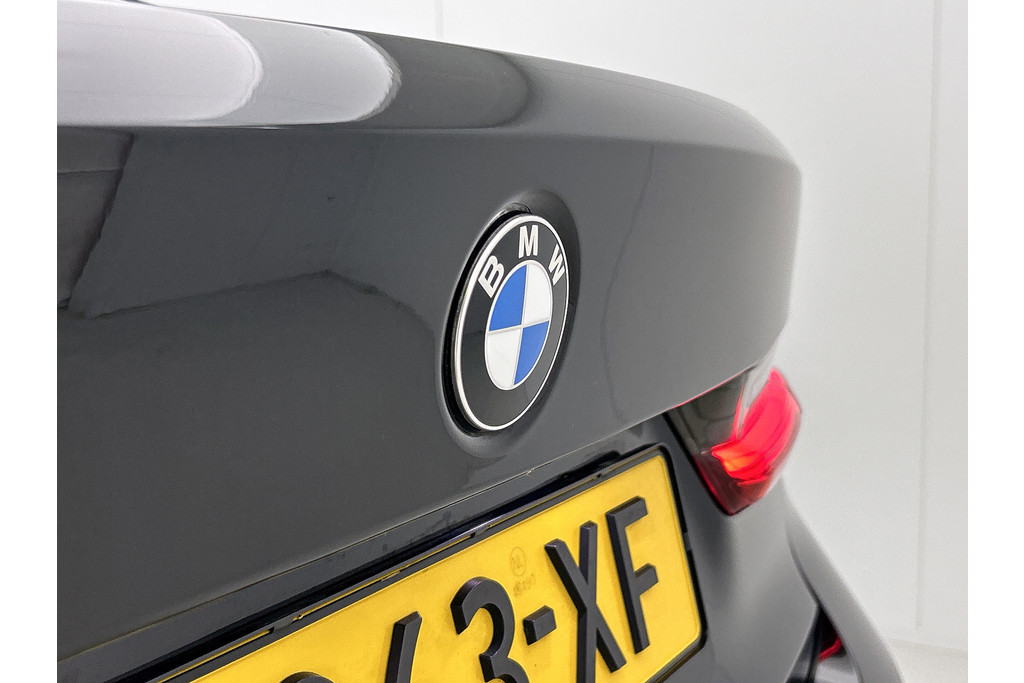 BMW 3 Serie 320i Executive Edition(NL-auto, Dealer onderH, Navi Prof, StoelV, Sportstoelen, Parkeerhulp, Etc) 48712594-25.jpg | Autocentrum Brabant Breda