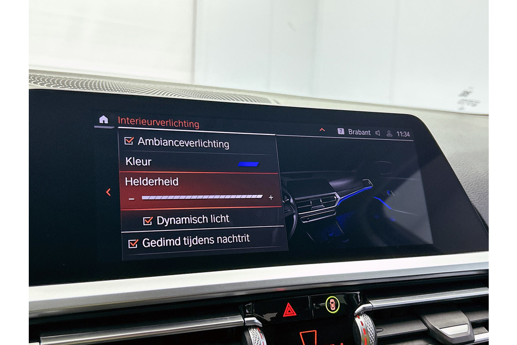 BMW 3 Serie 320i Executive Edition(NL-auto, Dealer onderH, Navi Prof, StoelV, Sportstoelen, Parkeerhulp, Etc) 48712594-29.jpg | Autocentrum Brabant Breda