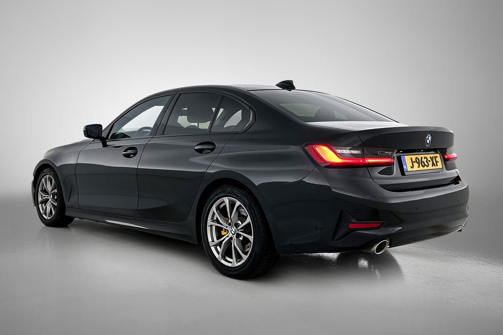 BMW 3 Serie 320i Executive Edition(NL-auto, Dealer onderH, Navi Prof, StoelV, Sportstoelen, Parkeerhulp, Etc) 48712594-5.jpg | Autocentrum Brabant Breda