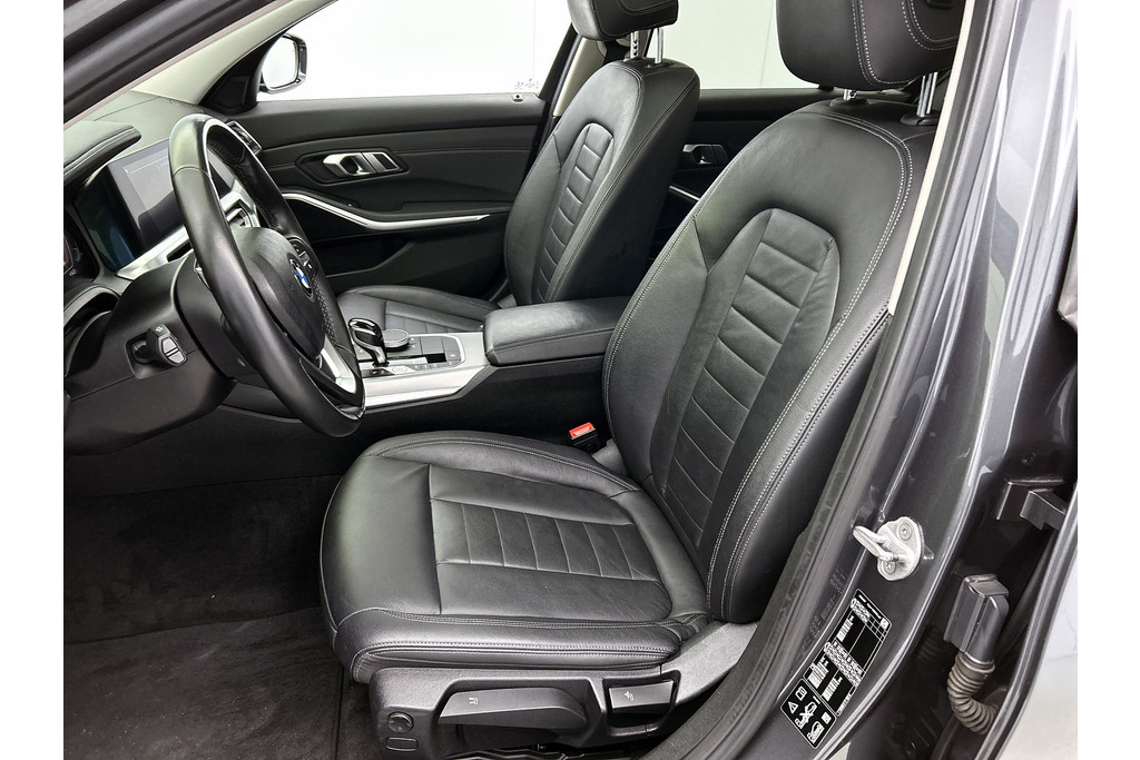 BMW 3 Serie 320i M-sport xDrive High Executive(Panorama, StoelV, Carplay, Parkeersensoren, Navi, Camera, Adapt Cruise, Etc) 48712961-12.jpg | Autocentrum Brabant Breda
