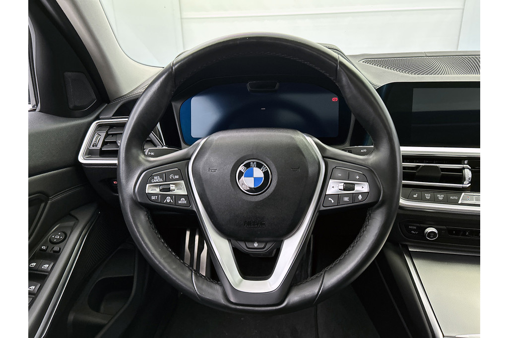 BMW 3 Serie 320i M-sport xDrive High Executive(Panorama, StoelV, Carplay, Parkeersensoren, Navi, Camera, Adapt Cruise, Etc) 48712961-17.jpg | Autocentrum Brabant Breda