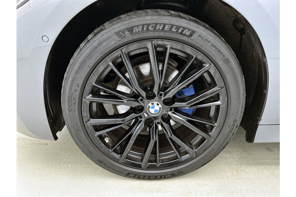 BMW 3 Serie 320i M-sport xDrive High Executive(Panorama, StoelV, Carplay, Parkeersensoren, Navi, Camera, Adapt Cruise, Etc) 48712961-21.jpg | Autocentrum Brabant Breda