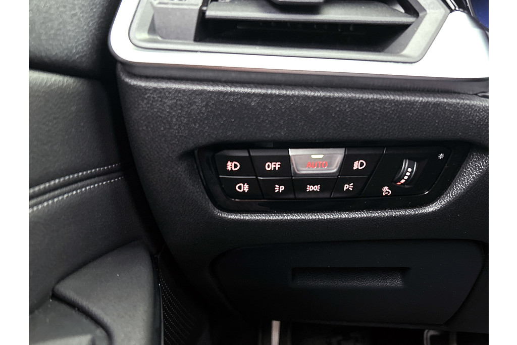 BMW 3 Serie 320i M-sport xDrive High Executive(Panorama, StoelV, Carplay, Parkeersensoren, Navi, Camera, Adapt Cruise, Etc) 48712961-27.jpg | Autocentrum Brabant Breda