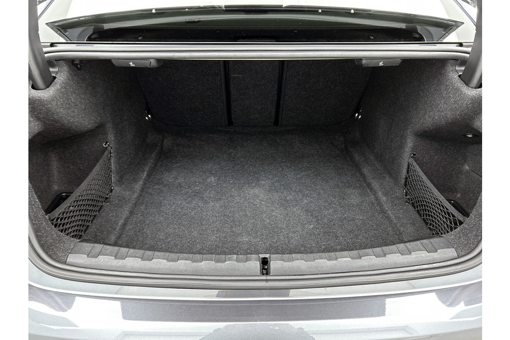 BMW 3 Serie 320i M-sport xDrive High Executive(Panorama, StoelV, Carplay, Parkeersensoren, Navi, Camera, Adapt Cruise, Etc) 48712961-30.jpg | Autocentrum Brabant Breda