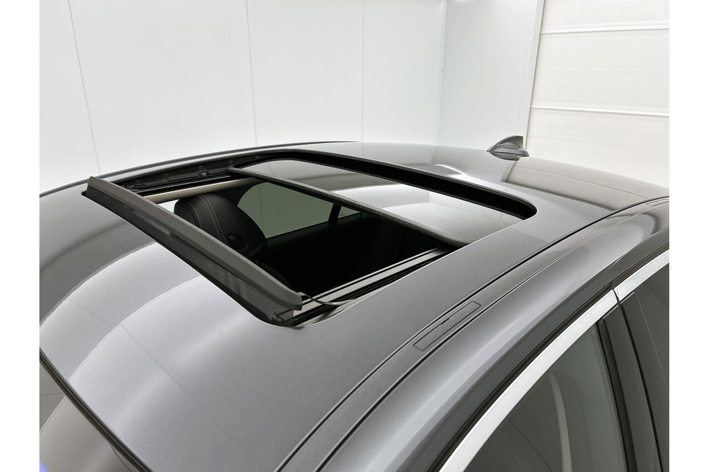 BMW 3 Serie 320i M-sport xDrive High Executive(Panorama, StoelV, Carplay, Parkeersensoren, Navi, Camera, Adapt Cruise, Etc) 48712961-4.jpg | Autocentrum Brabant Breda