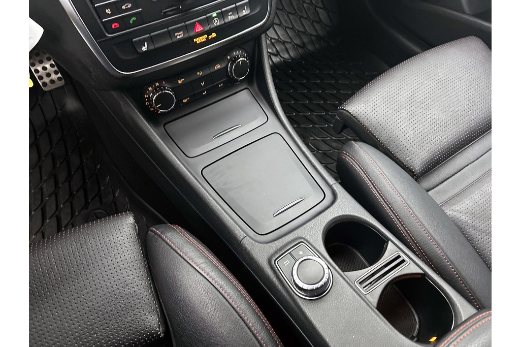 Mercedes-Benz CLA-Klasse Shooting Brake 250 AMG OrangeArt Edition(Goed onderH, Carplay, Navi Groot, StoelV, Etc) 48713265-14.jpg | Autocentrum Brabant Breda