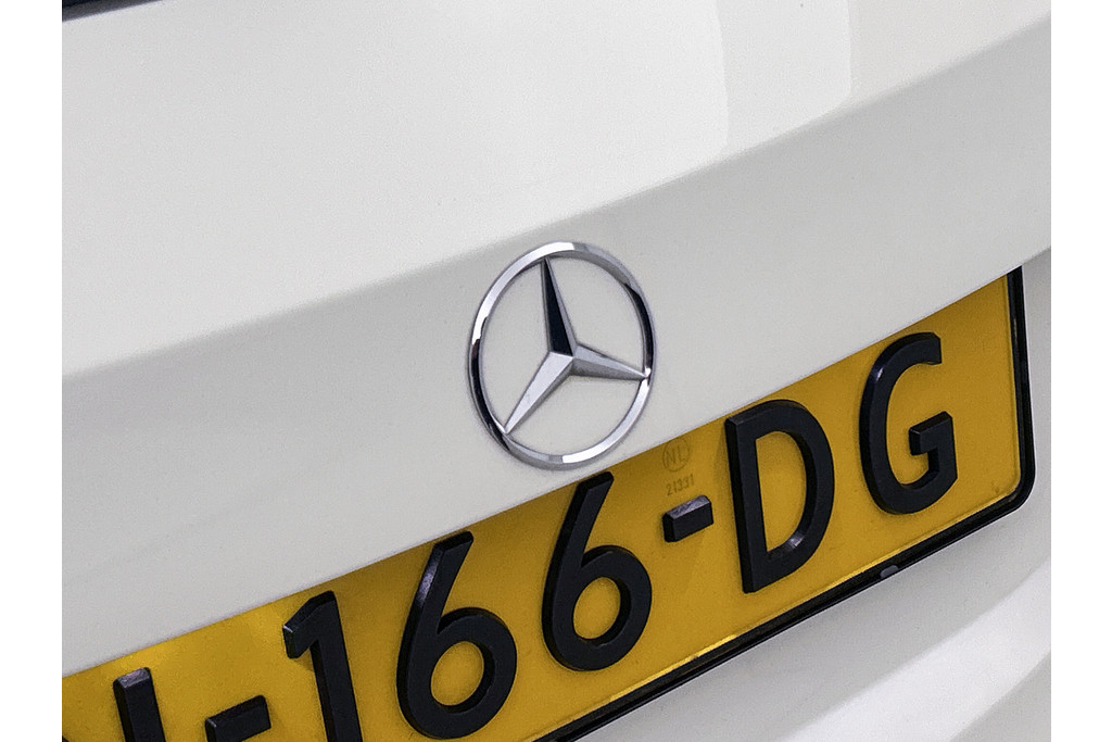 Mercedes-Benz CLA-Klasse Shooting Brake 250 AMG OrangeArt Edition(Goed onderH, Carplay, Navi Groot, StoelV, Etc) 48713265-17.jpg | Autocentrum Brabant Breda