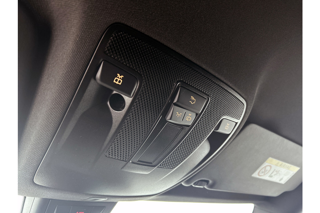 Mercedes-Benz CLA-Klasse Shooting Brake 250 AMG OrangeArt Edition(Goed onderH, Carplay, Navi Groot, StoelV, Etc) 48713265-25.jpg | Autocentrum Brabant Breda