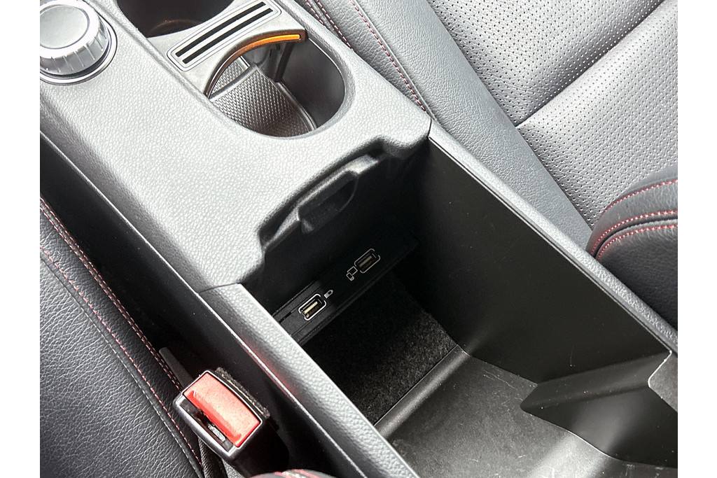 Mercedes-Benz CLA-Klasse Shooting Brake 250 AMG OrangeArt Edition(Goed onderH, Carplay, Navi Groot, StoelV, Etc) 48713265-30.jpg | Autocentrum Brabant Breda