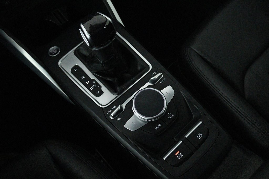 Audi Q2 35 TFSI S Edition (PANORAMADAK, DIGITALE COCKPIT, STOELVERWARMING, ACHTERUITRIJCAMERA, PARKEERSENSOREN, AUTOMAAT) 48716717-19.jpg | Autocentrum Brabant Breda