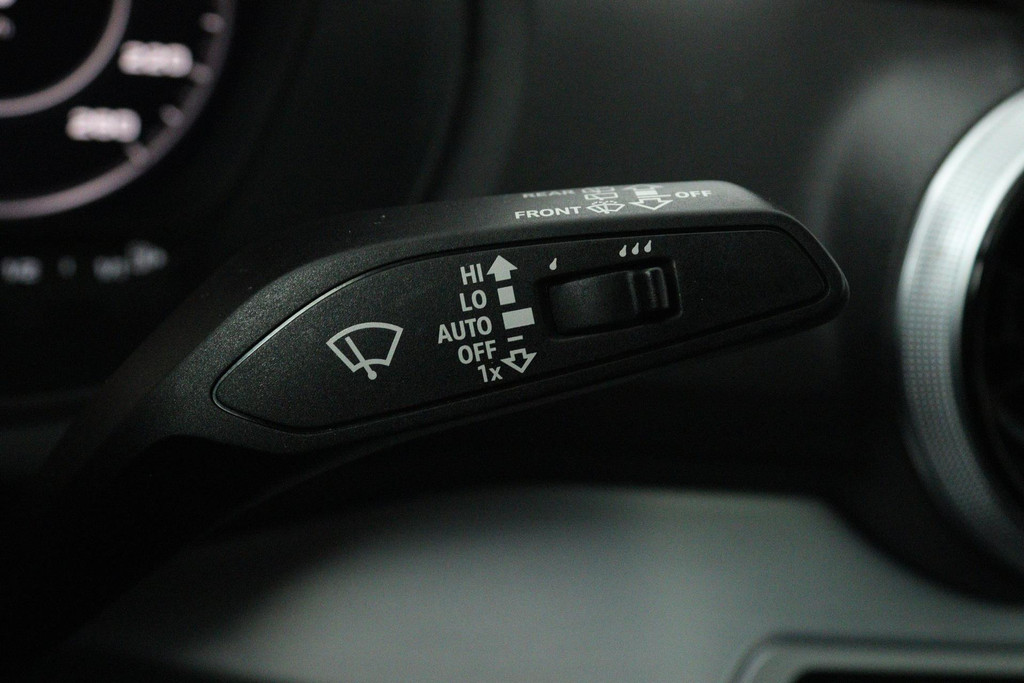 Audi Q2 35 TFSI S Edition (PANORAMADAK, DIGITALE COCKPIT, STOELVERWARMING, ACHTERUITRIJCAMERA, PARKEERSENSOREN, AUTOMAAT) 48716717-8.jpg | Autocentrum Brabant Breda