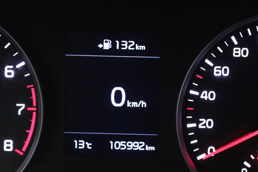 Kia Stonic 1.0 T-GDi DynamicLine (TREKHAAK, ACHTERUITRIJCAMERA, PARKEERSENSOREN, LANE-ASSIST, CRUISE CONTROL) 48719232-9.jpg | Autocentrum Brabant Breda