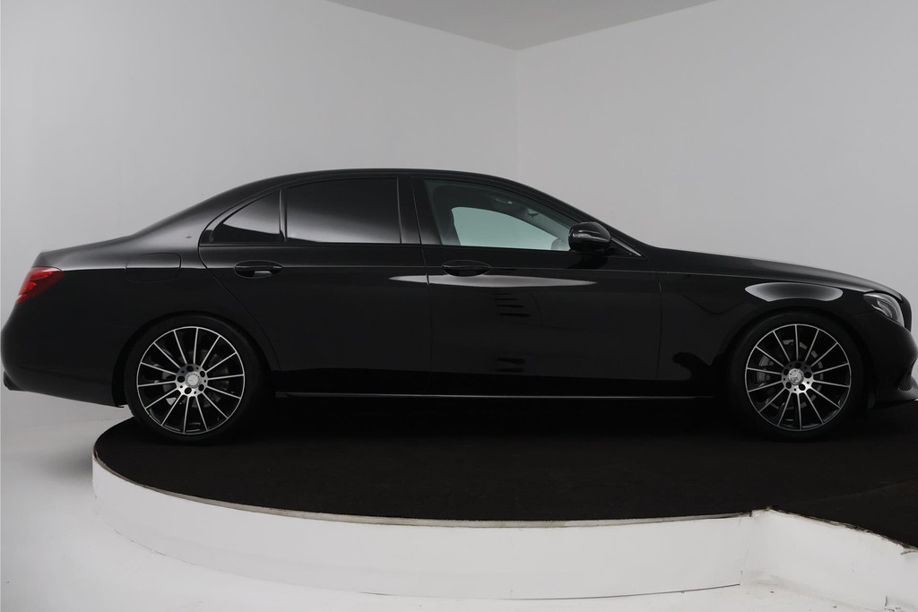 Mercedes-Benz E-Klasse 200 Business (SFEERVERLICHTING STOELVERWARMING, NAVIGATIE, CRUISE CONTROL, PARKEERSENSOREN) 48719381-13.jpg | Autocentrum Brabant Breda