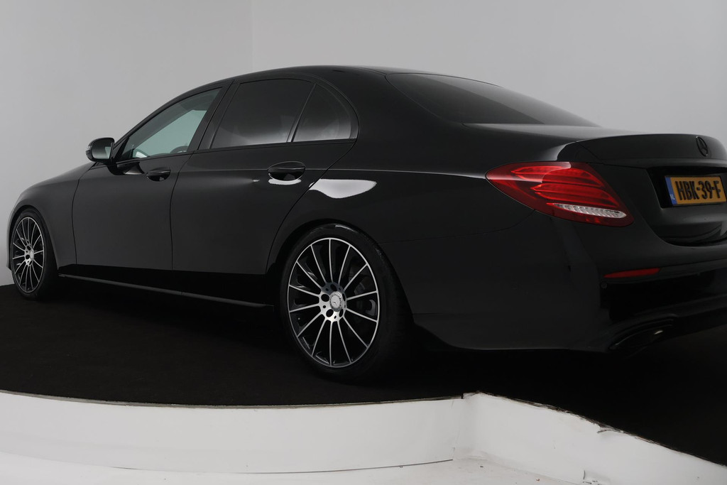 Mercedes-Benz E-Klasse 200 Business (SFEERVERLICHTING STOELVERWARMING, NAVIGATIE, CRUISE CONTROL, PARKEERSENSOREN) 48719381-4.jpg | Autocentrum Brabant Breda