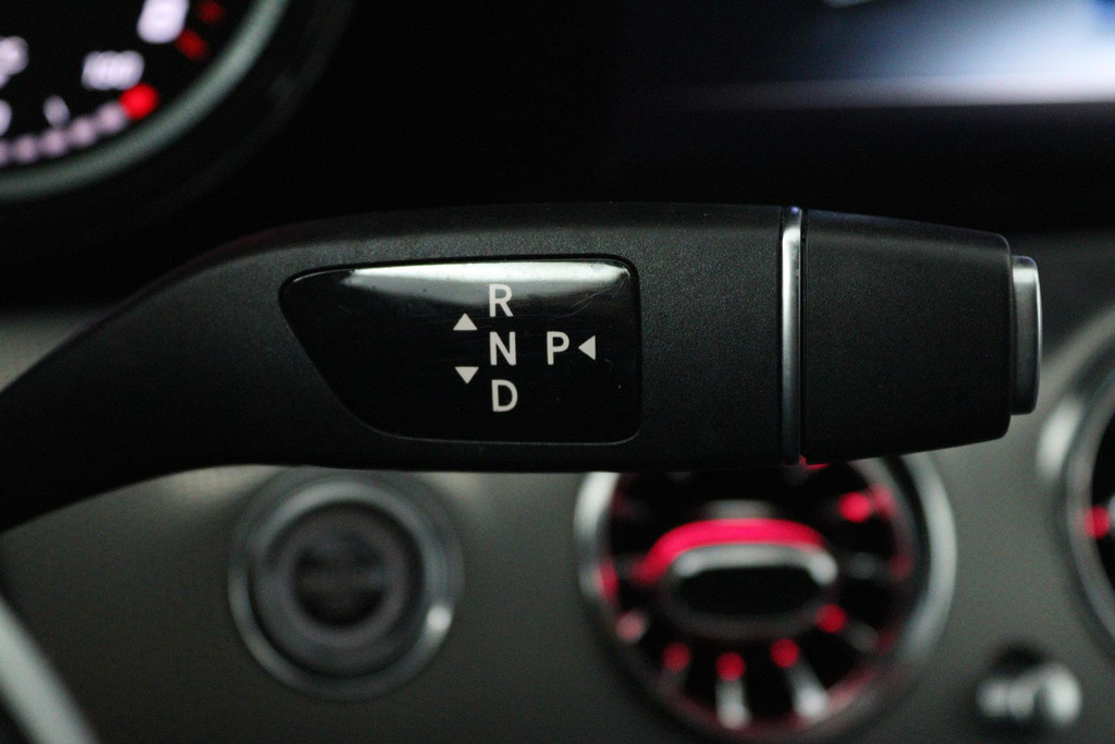 Mercedes-Benz E-Klasse 200 Business (SFEERVERLICHTING STOELVERWARMING, NAVIGATIE, CRUISE CONTROL, PARKEERSENSOREN) 48719381-6.jpg | Autocentrum Brabant Breda