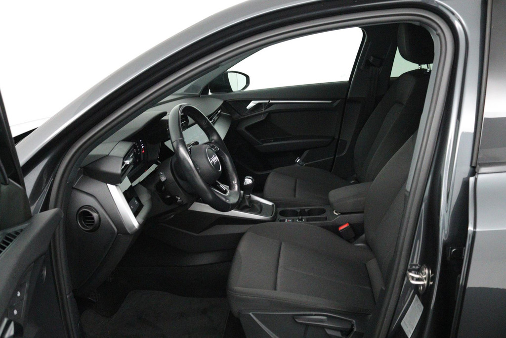 Audi A3 Sportback 30 TFSI Pro Line (DIGITALE COCKPIT, PARKEERSENSOREN, NAVIGATIE, LANE-ASSIST, NAVIGATIE) 48719400-8.jpg | Autocentrum Brabant Breda