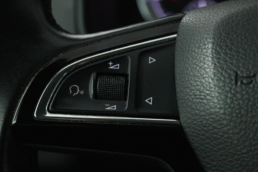 Škoda Karoq 1.5 TSI ACT Business Edition (TREKHAAK, STOELVERVARMING, ACHTERUITIJCAMERA, SFEERVERLICHTING, , NAVIGATIE, CAMERA) 48719536-10.jpg | Autocentrum Brabant Breda