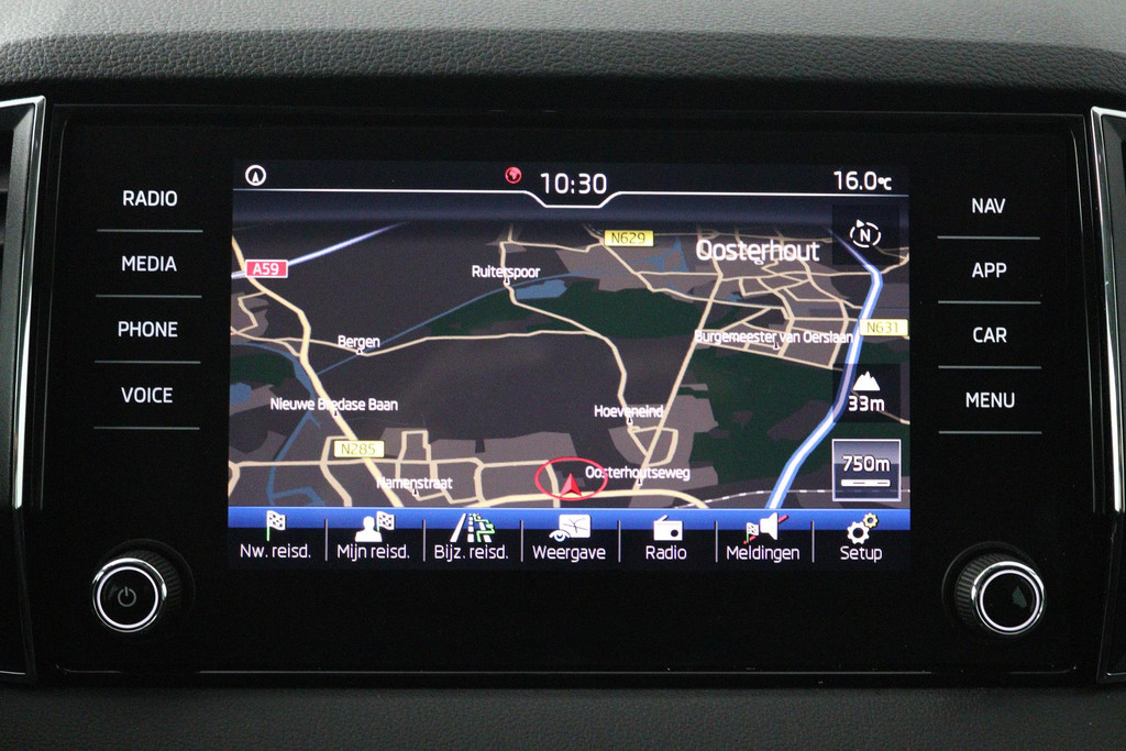 Škoda Karoq 1.5 TSI ACT Business Edition (TREKHAAK, STOELVERVARMING, ACHTERUITIJCAMERA, SFEERVERLICHTING, , NAVIGATIE, CAMERA) 48719536-18.jpg | Autocentrum Brabant Breda