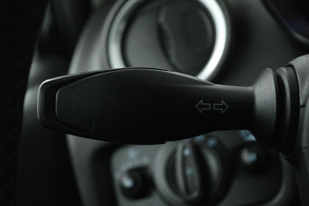 Ford Fiesta 1.25 (AIRCO, BLUETOOTH) 48719729-10.jpg | Autocentrum Brabant Breda