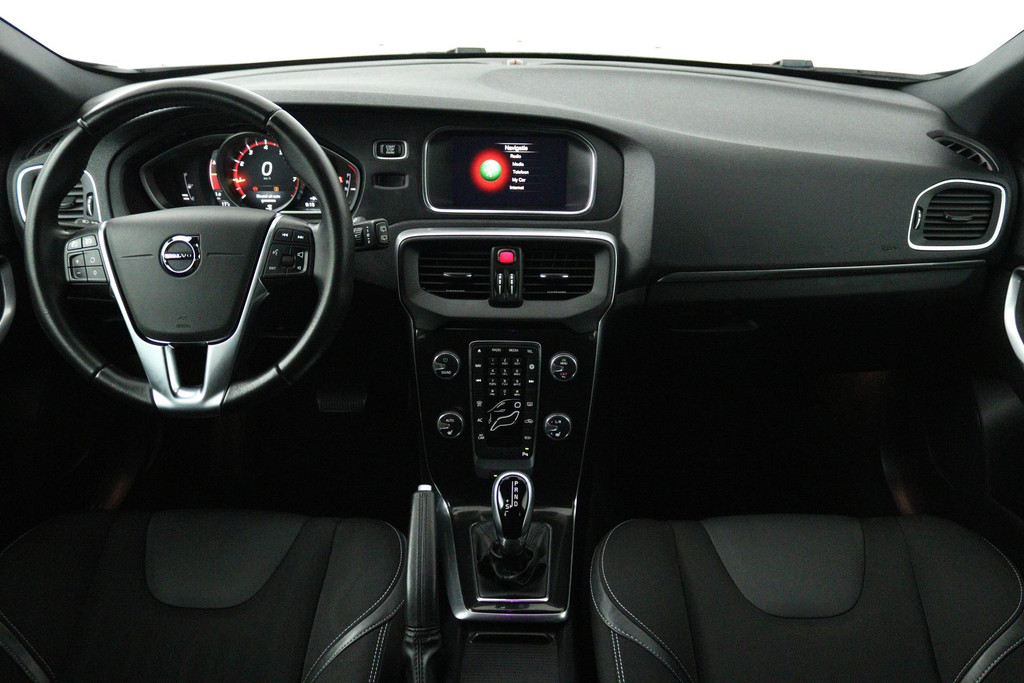 Volvo V40 1.5 T2 Nordic+ (TREKHAAK, AUTOMAAT, STOELVERWARMING, NAVIGATIE, CRUISE CONTROL, PARKEERSENSOREN) 48720007-2.jpg | Autocentrum Brabant Breda