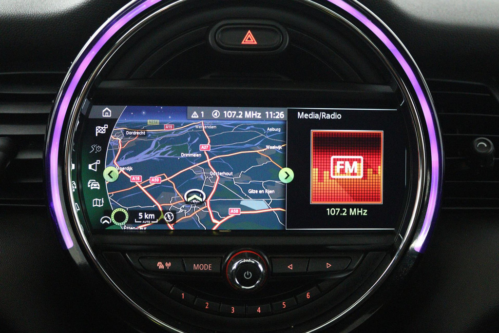 MINI Mini 1.5 Cooper Business Edition (PANORAMADAK, STOELVERWARMING, H&K AUDIO, SFEERVERLICHTING, CARPLAY NAVIGATIE, SENSOREN) 48790606-12.jpg | Autocentrum Brabant Breda