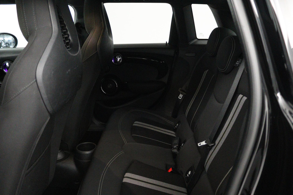 MINI Mini 1.5 Cooper Business Edition (PANORAMADAK, STOELVERWARMING, H&K AUDIO, SFEERVERLICHTING, CARPLAY NAVIGATIE, SENSOREN) 48790606-21.jpg | Autocentrum Brabant Breda