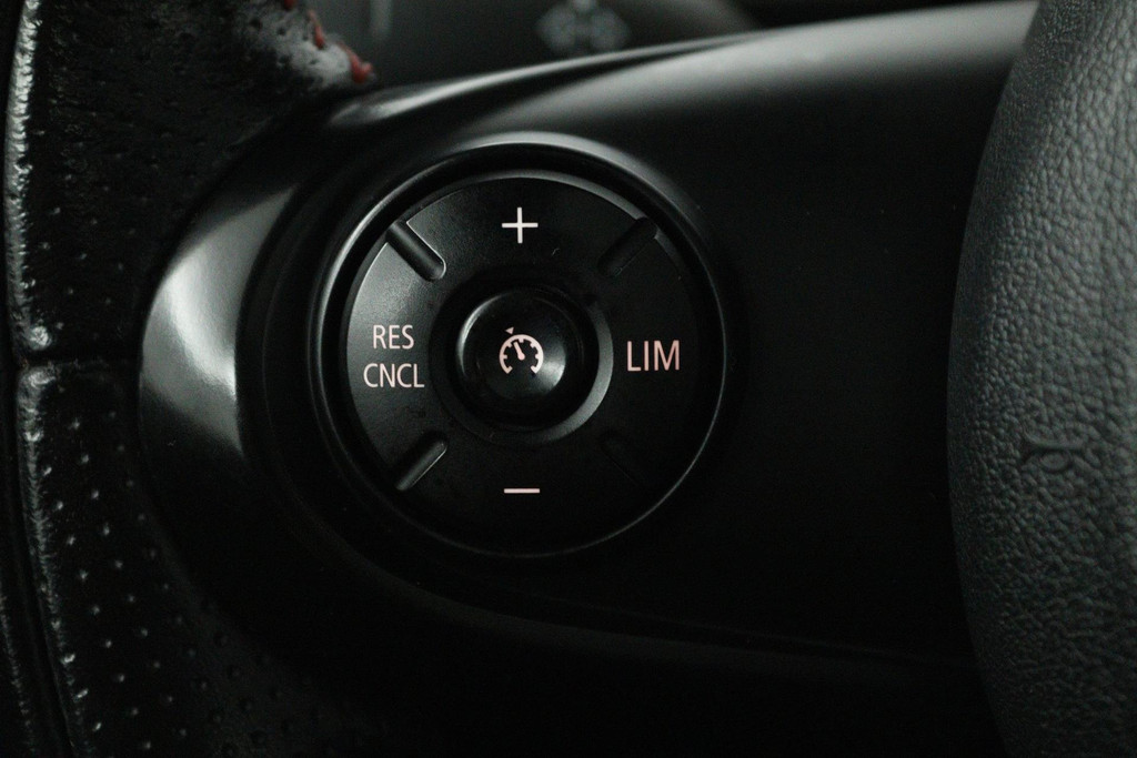 MINI Mini 1.5 Cooper Business Edition (PANORAMADAK, STOELVERWARMING, H&K AUDIO, SFEERVERLICHTING, CARPLAY NAVIGATIE, SENSOREN) 48790606-8.jpg | Autocentrum Brabant Breda