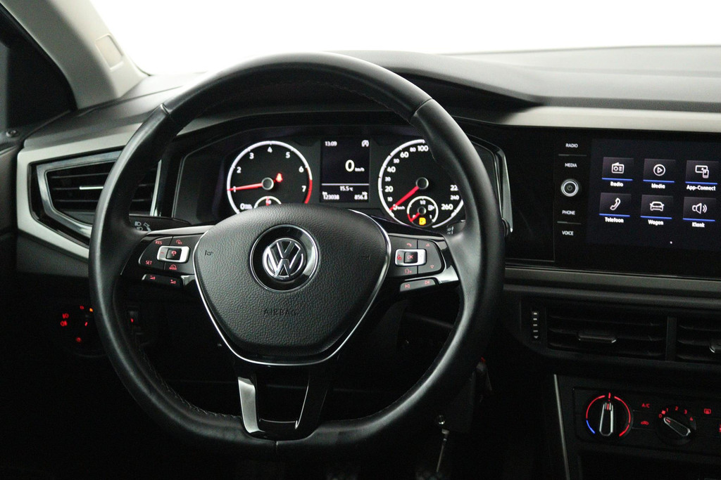 Volkswagen Polo 1.0 TSI Comfortline (CRUISE CONTROL ADAPTIEF, NAVIGATIE CARPLAY, BLUETOOTH) 48792730-3.jpg | Autocentrum Brabant Breda