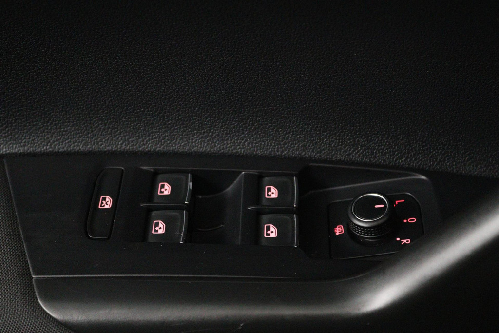 Volkswagen Polo 1.0 TSI Comfortline (CRUISE CONTROL ADAPTIEF, NAVIGATIE CARPLAY, BLUETOOTH) 48792730-6.jpg | Autocentrum Brabant Breda