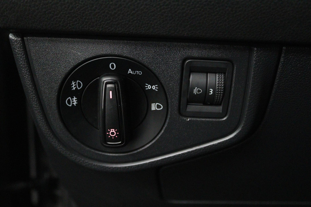 Volkswagen Polo 1.0 TSI Comfortline (CRUISE CONTROL ADAPTIEF, NAVIGATIE CARPLAY, BLUETOOTH) 48792730-7.jpg | Autocentrum Brabant Breda