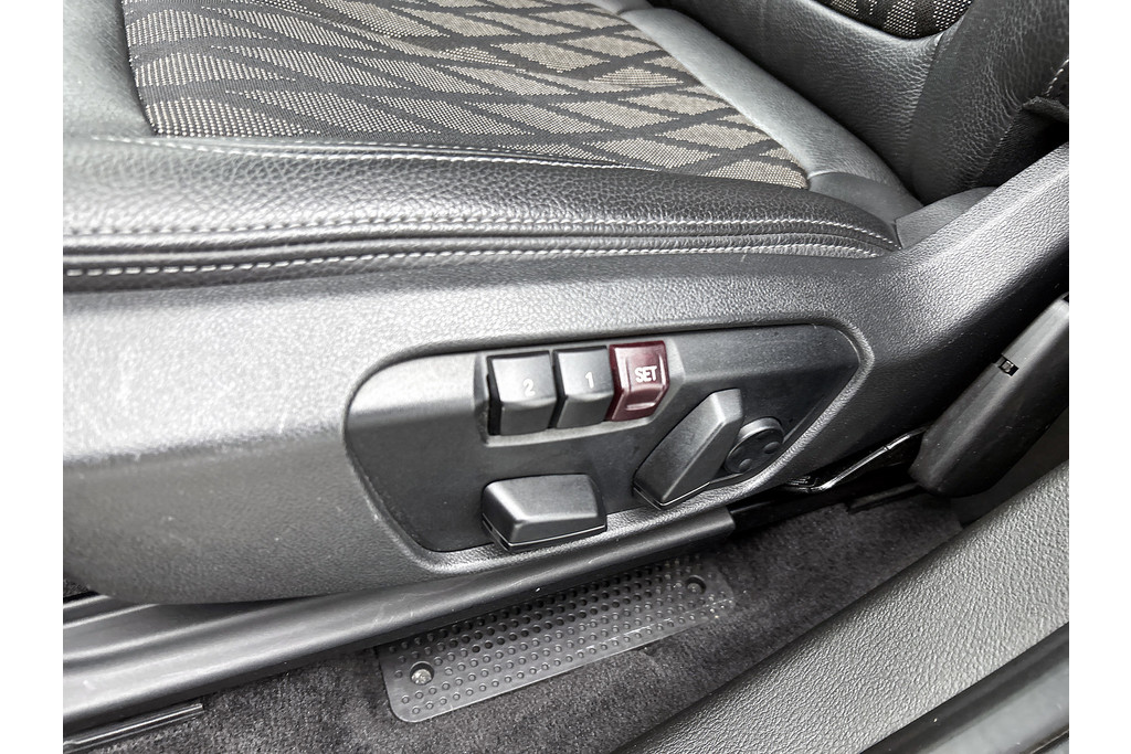 BMW X1 SDrive18i High Executive Edition Automaat (GROOT-NAVIGATIE, CAMERA, STOELVERWARMING, ELEKT. STOELEN, SFEERVERLICHTING) 48830915-12.jpg | Autocentrum Brabant Breda