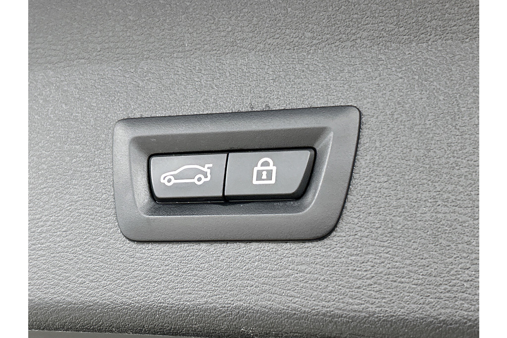 BMW X1 SDrive18i High Executive Edition Automaat (GROOT-NAVIGATIE, CAMERA, STOELVERWARMING, ELEKT. STOELEN, SFEERVERLICHTING) 48830915-13.jpg | Autocentrum Brabant Breda