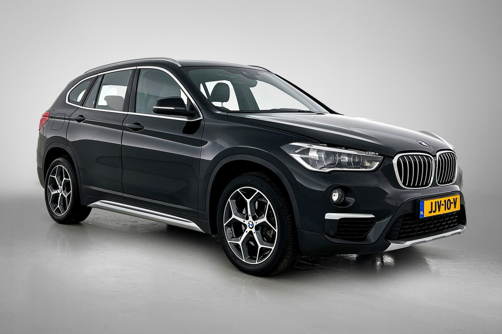 BMW X1 SDrive18i High Executive Edition Automaat (GROOT-NAVIGATIE, CAMERA, STOELVERWARMING, ELEKT. STOELEN, SFEERVERLICHTING) 48830915-18.jpg | Autocentrum Brabant Breda