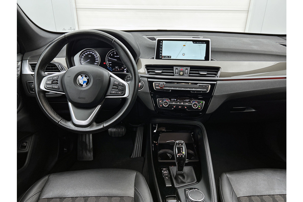 BMW X1 SDrive18i High Executive Edition Automaat (GROOT-NAVIGATIE, CAMERA, STOELVERWARMING, ELEKT. STOELEN, SFEERVERLICHTING) 48830915-2.jpg | Autocentrum Brabant Breda