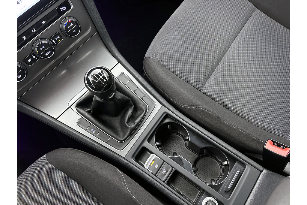 Volkswagen Golf 1.2 TSI Highline (Goed onderhoud,Trekhaak, Navi, Climate Con, Etc) 48840569-21.jpg | Autocentrum Brabant Breda