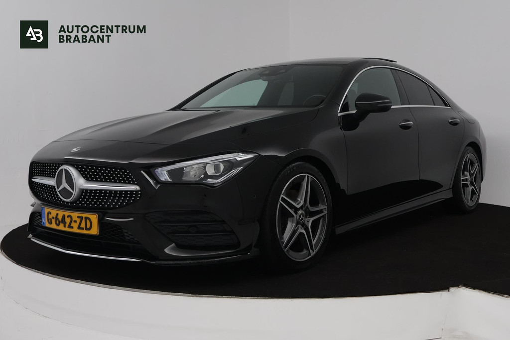 Mercedes-Benz CLA-Klasse 180 Business Solution AMG (PANORAMADAK, TREKHAAK, SFEERVERLICHTING, STOELVERWARMING, CAMERA, SENSOREN) 49008392-0.jpg | Autocentrum Brabant Breda